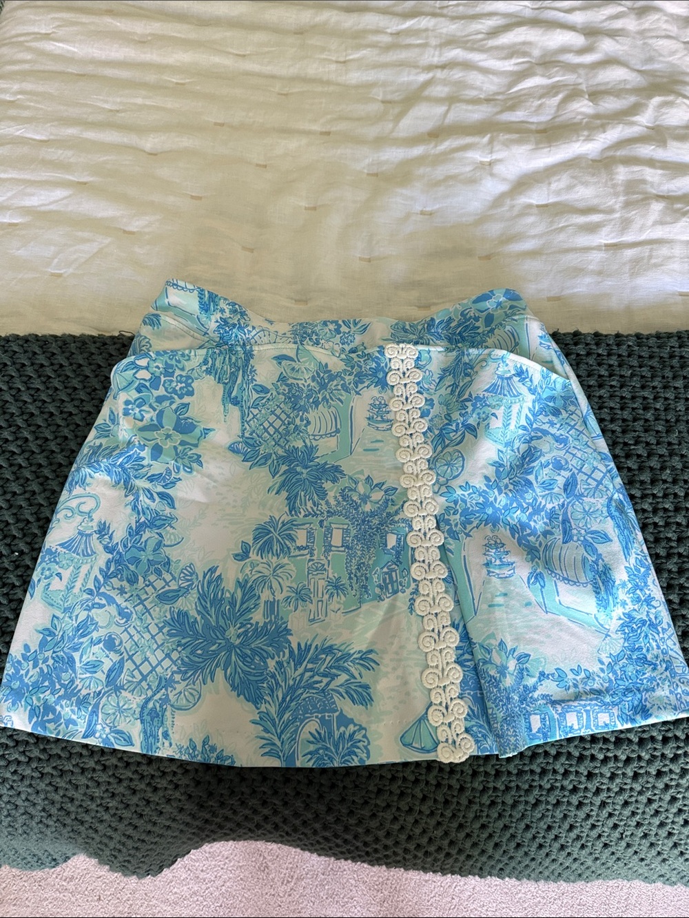 Lilly Pulitzer Blue Toile Print Skort with Lace Trim